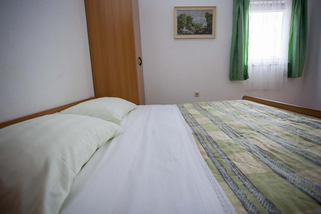 Apartments Dino Макарска Екстериор снимка