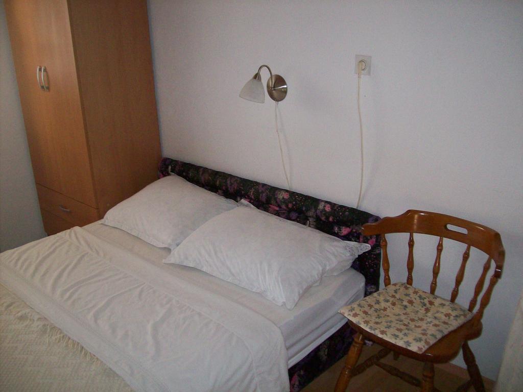 Apartments Dino Макарска Екстериор снимка