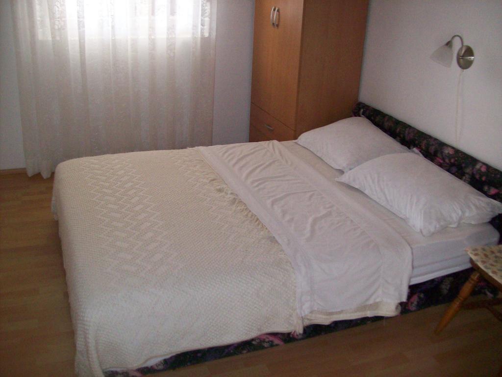 Apartments Dino Макарска Екстериор снимка